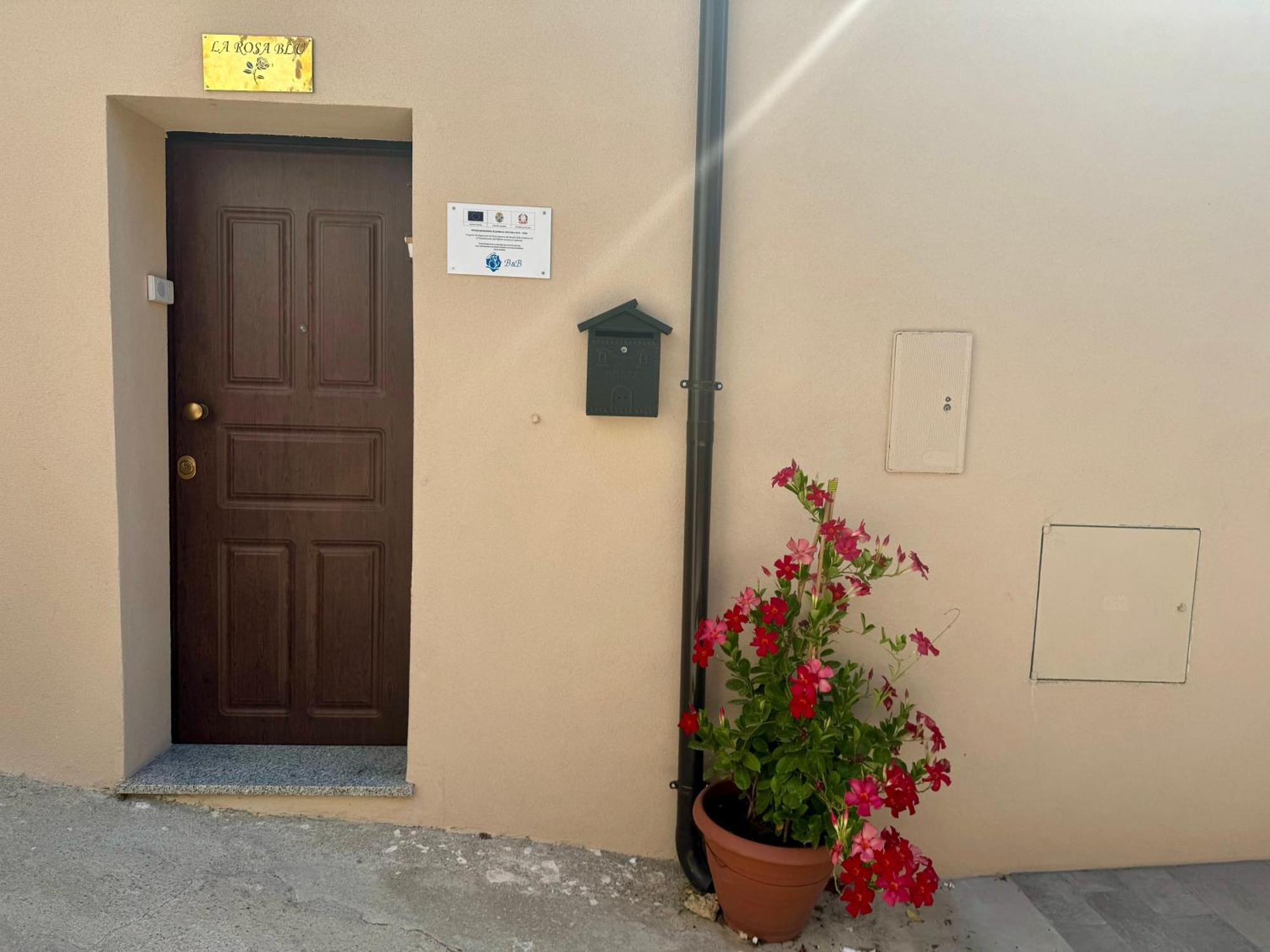 La Rosa Blu Bed & Breakfast Gerace Luaran gambar